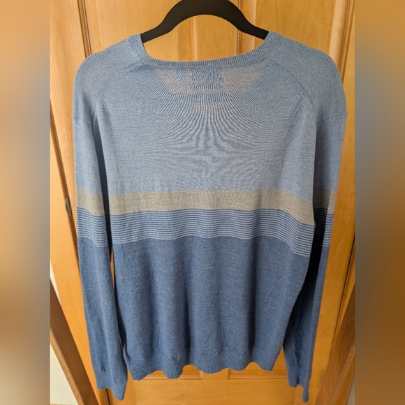 Calvin Klein Men's V-Neck Sweater in Blue and Gray - Picture 6 of 6